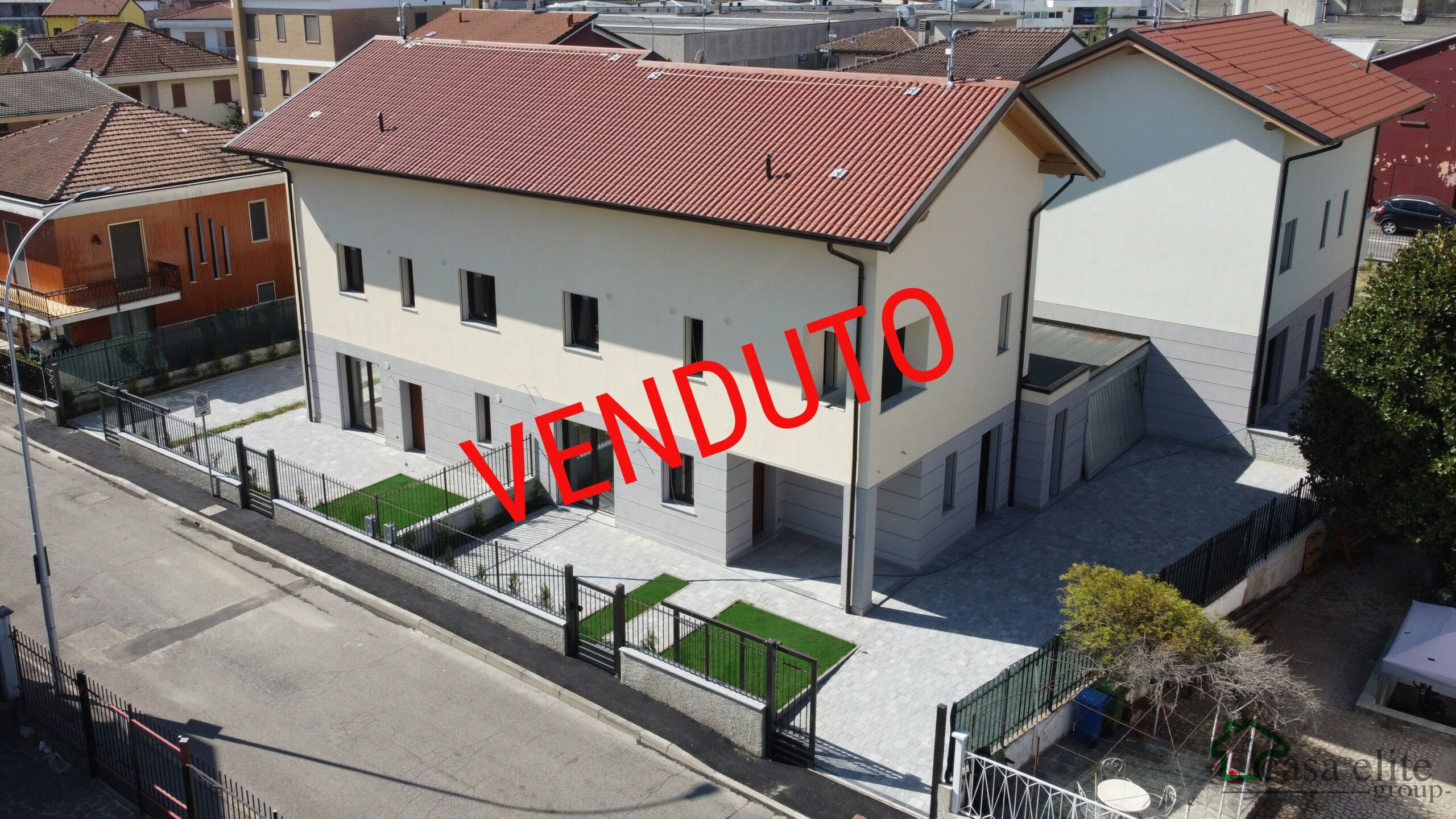 STUPENDA VILLA BIFAMILIARE DI NUOVA COSTRUZIONE