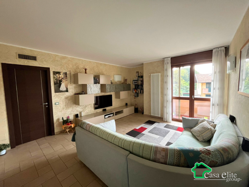 ELEGANTE TRILOCALE A SAN ZENONE AL LAMBRO