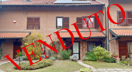 ELEGANTE VILLA A SCHIERA IN SIGNORILE COMPLESSO RESIDENZIALE