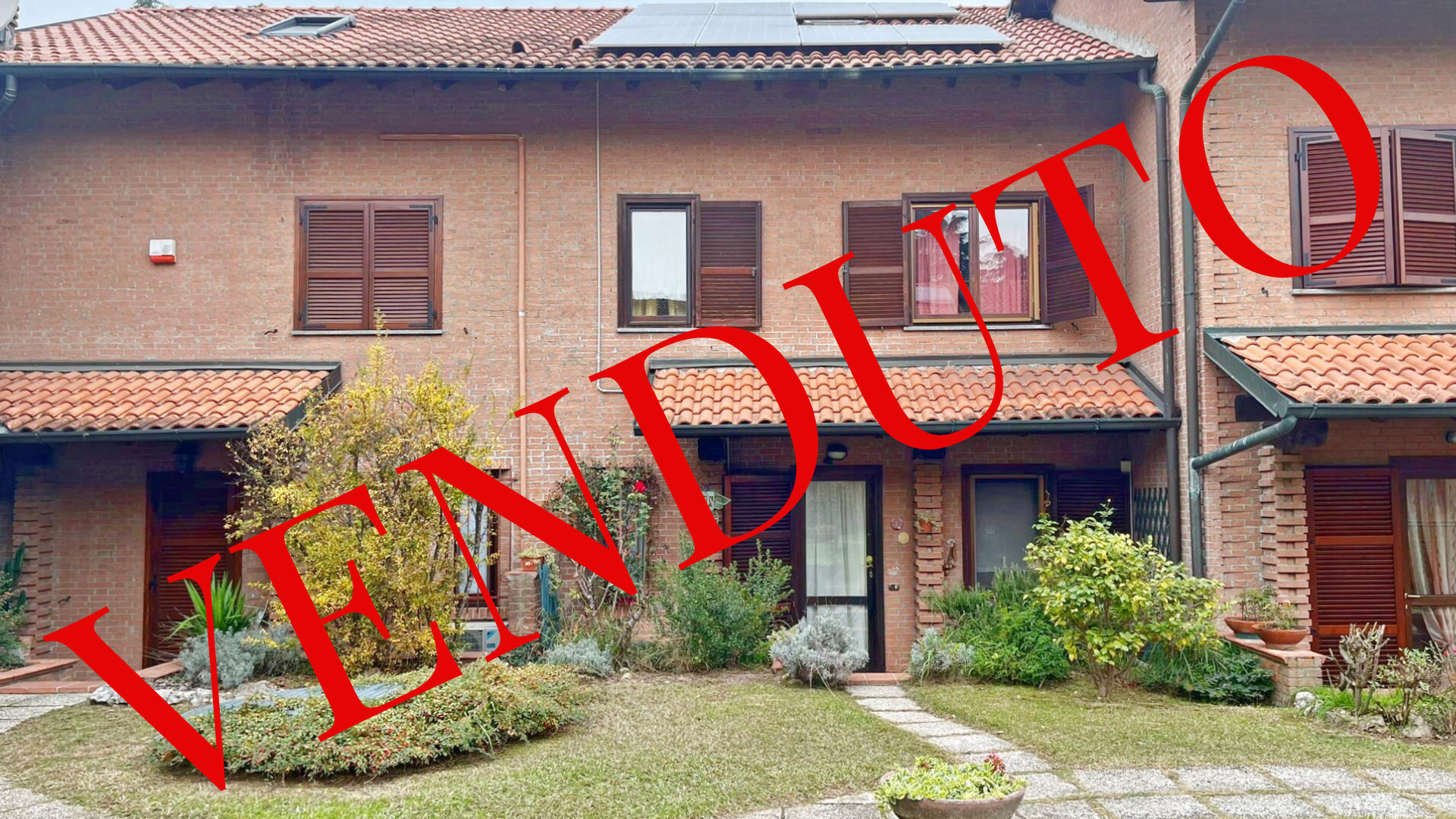 ELEGANTE VILLA A SCHIERA IN SIGNORILE COMPLESSO RESIDENZIALE