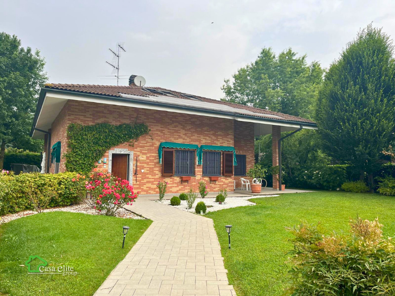PRESTIGIOSA VILLA SINGOLA