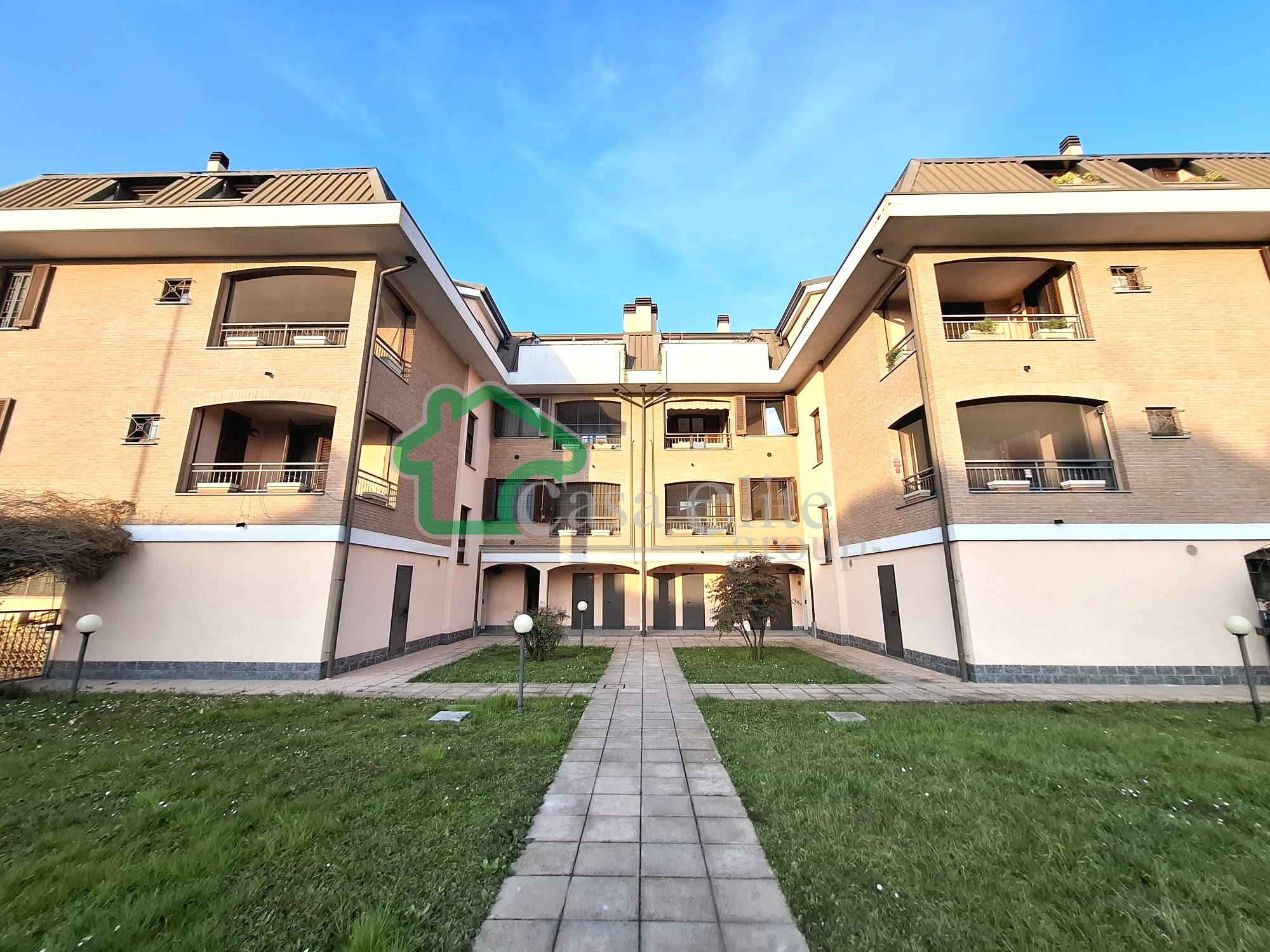 TRILOCALE CON BALCONE, BOX E CANTINA