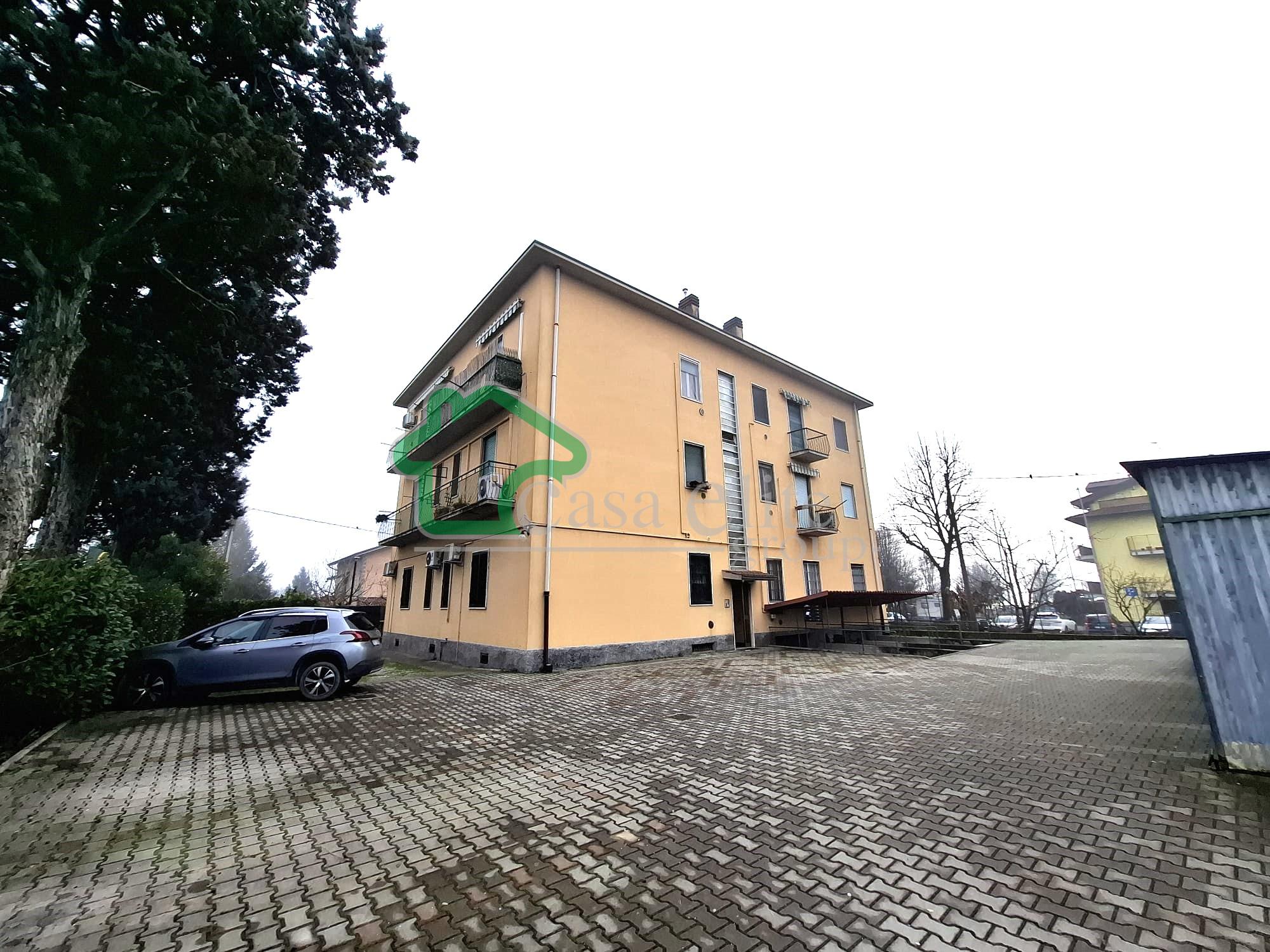 AMPIO TRILOCALE CON DOPPI SERVIZI BOX E CANTINA – FRANCOLINO