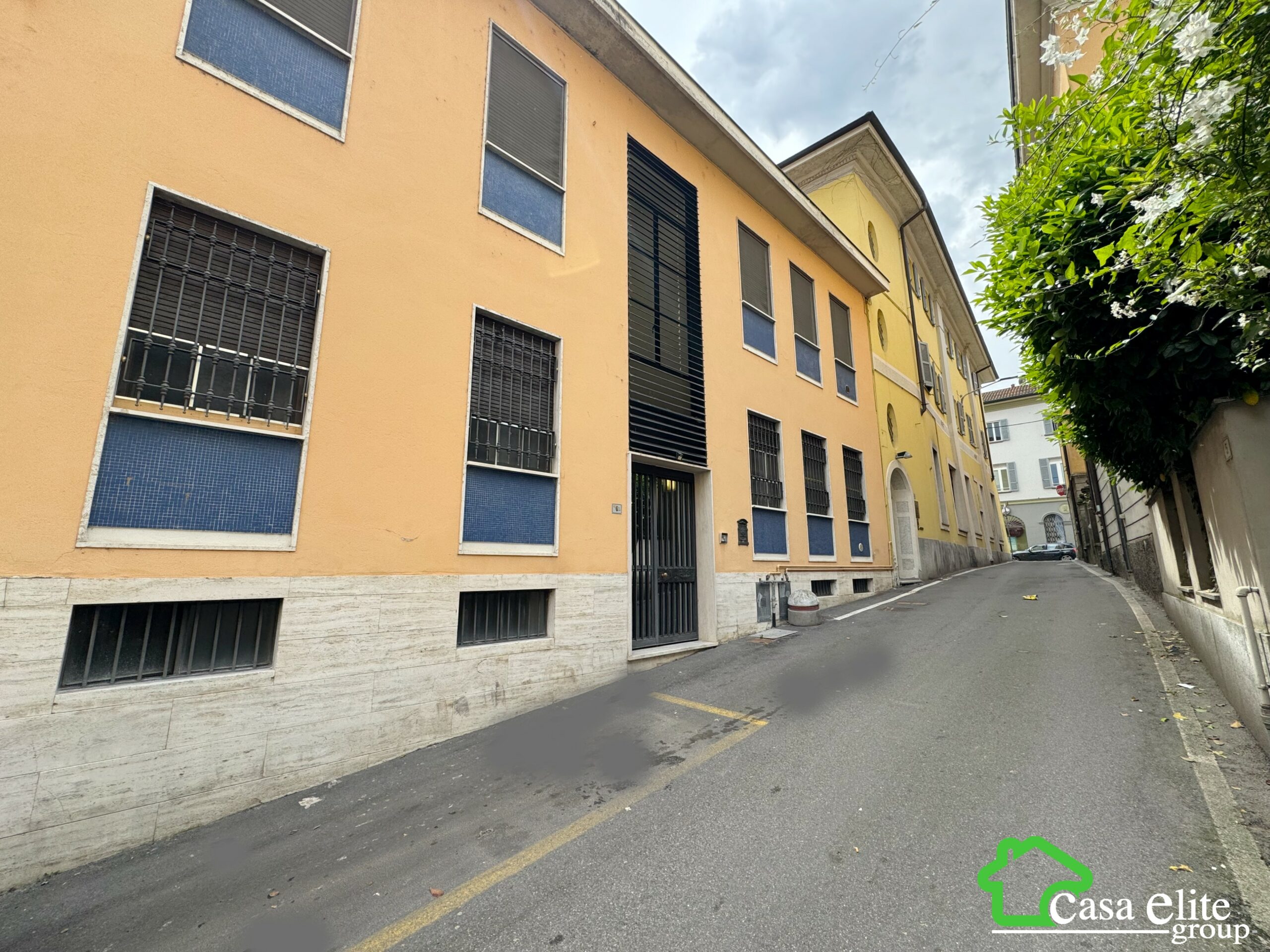 INTERA PALAZZINA IN VENDITA