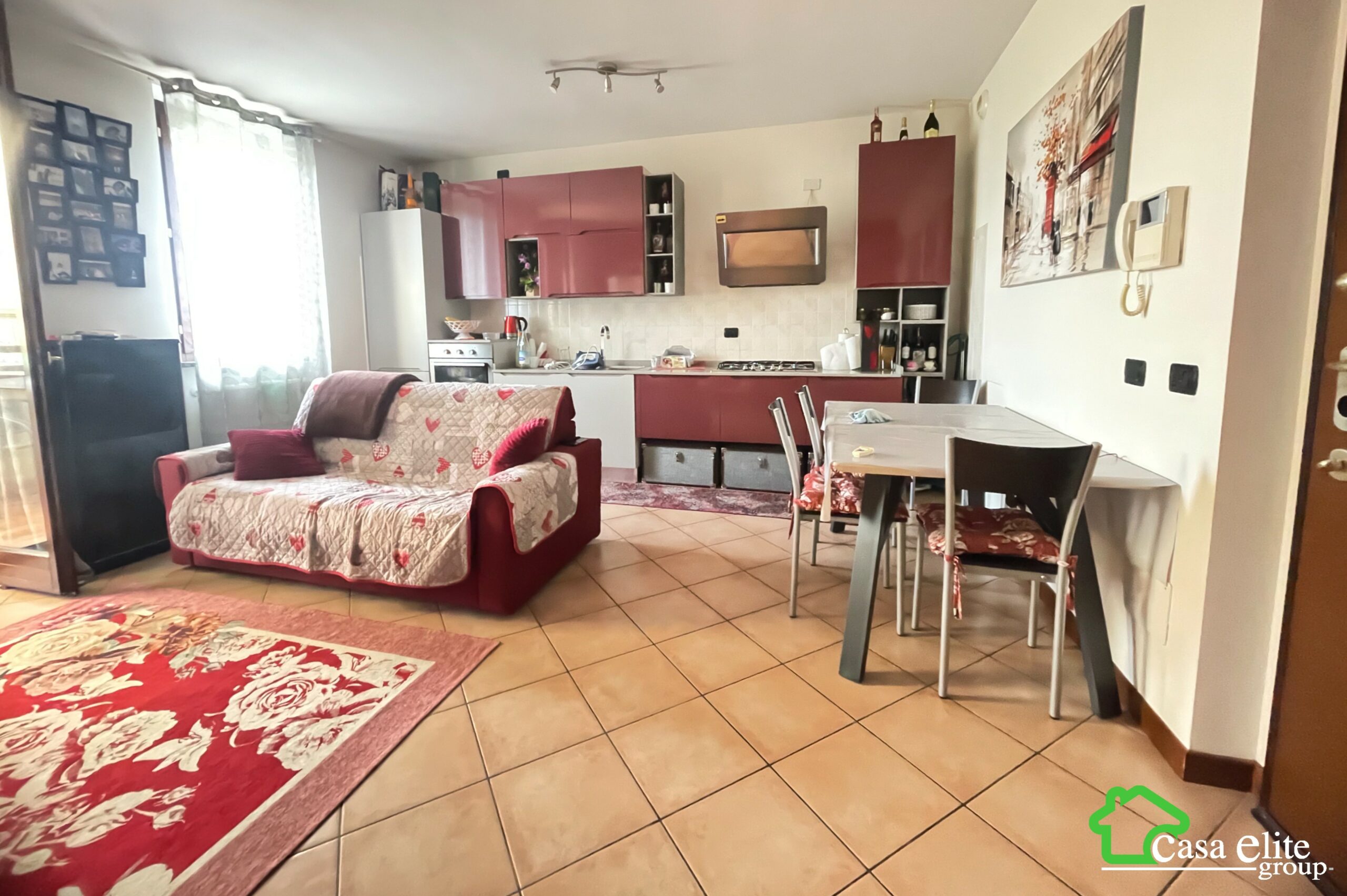 BILOCALE CON TERRAZZO