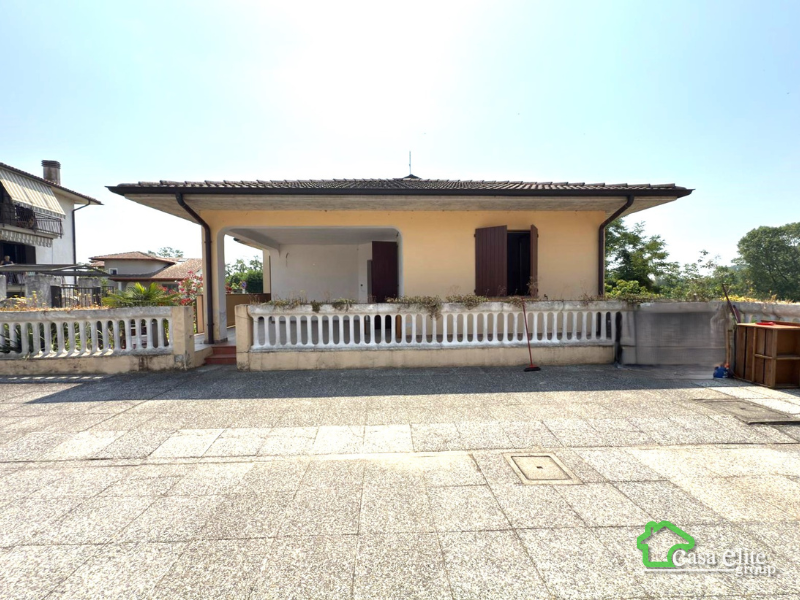 Villa singola su unico livello con ampio giardino – SAN ZENONE AL L.